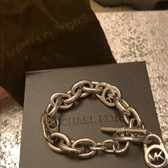 Michael Kors bracelet - Picture 3 of 3